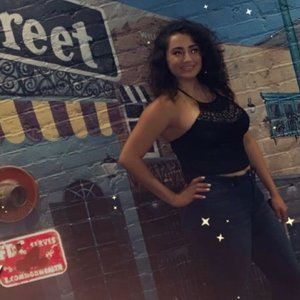 Meet your Posher, Isela